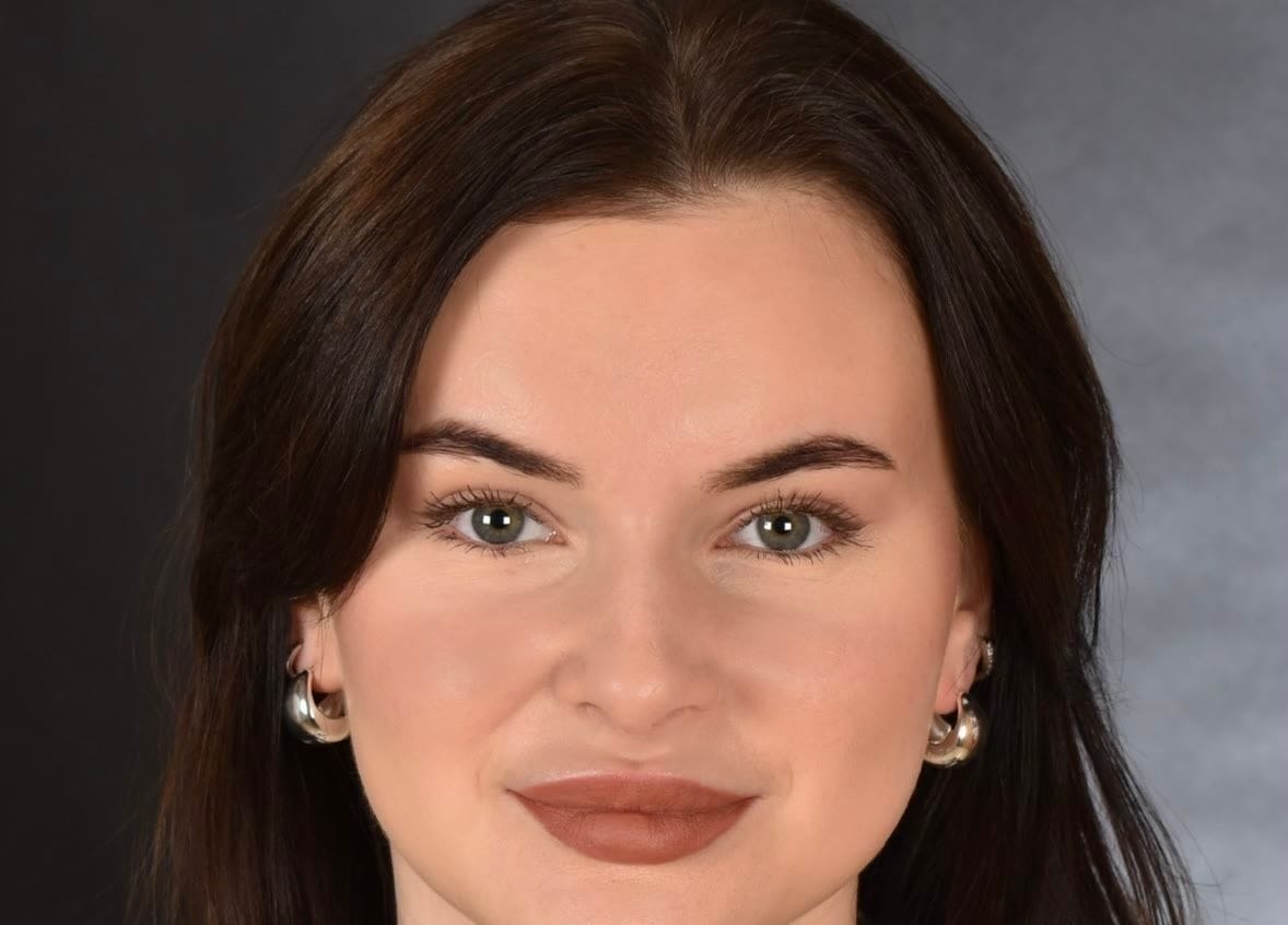 Portrait of Lina Lobanova, Growth & Success Manager at flair