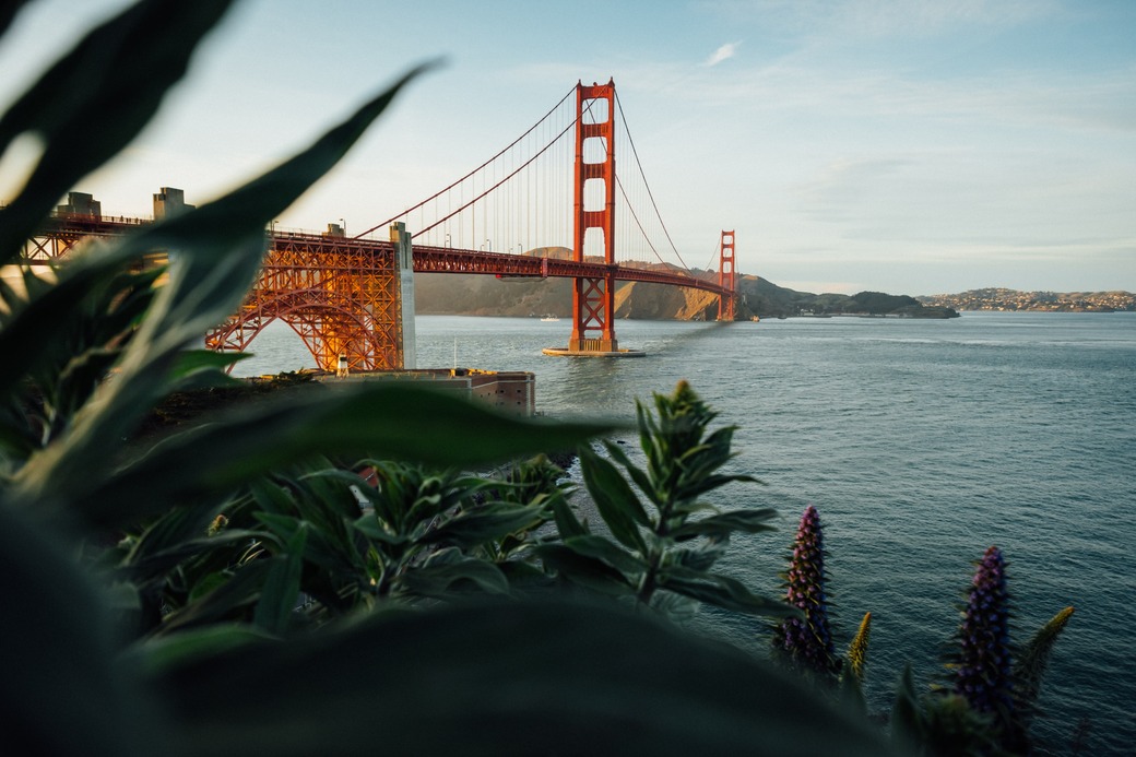 A picture of the Golden Gate Bridge in San Francisco. 